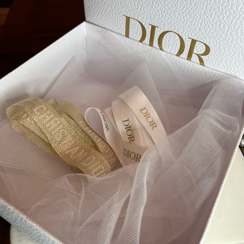 Dior Elegant Gold & White Ribbon Collection w/Beautiful White Box for Gifting - Picture 8 of 10
